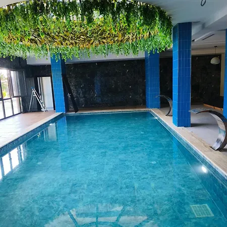 Casa Hills 5*